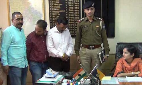 दहली दिल्ली, डबल मर्डर पुलिस का गैंगवार से इनकार: जुर्म दहली दिल्ली, डबल मर्डर पुलिस का गैंगवार से इनकार: जुर्म