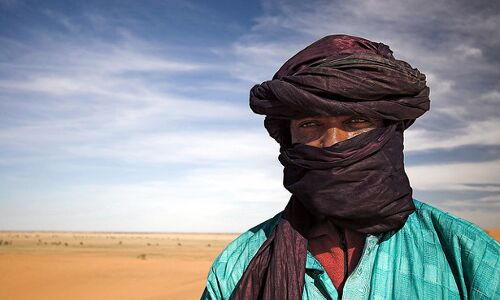 रीति-रिवाज: यहां पुरुष निकालते हैं घूँघट, महिलाएं रहती है खुले मुंह रीति-रिवाज: यहां पुरुष निकालते हैं घूँघट, महिलाएं रहती है खुले मुंह