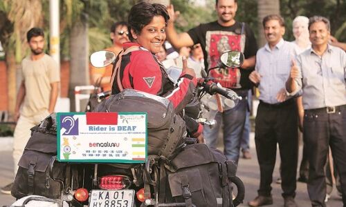 सुन और बोल नहीं सकती फिर भी बाइक से किया 8300 किलोमीटर का सफर