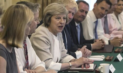 ब्रिटिश संसद में रुका ब्रेक्जिट बिल, अपनों से हारीं टेरीजा मे