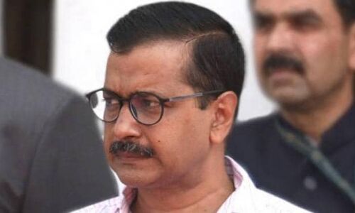 दिल्ली पुलिस की बर्बरता निंदनीय: केजरीवाल दिल्ली पुलिस की बर्बरता निंदनीय: केजरीवाल