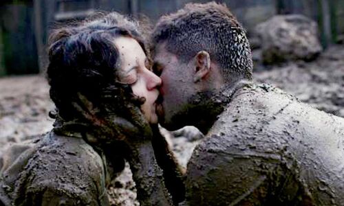 कंगना रनौत को कीचड़ में KISS करने पर शाहिद कपूर ने दिया कुछ ऐसा रिएक्शन कंगना रनौत को कीचड़ में KISS करने पर शाहिद कपूर ने दिया कुछ ऐसा रिएक्शन