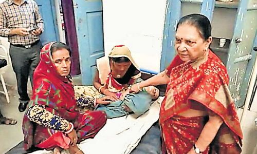 शिक्षा के साथ खाना बनाना सीखें, नहीं तो ससुराल में पहली लड़ाई सास से होगी: आनंदी बेन पटेल