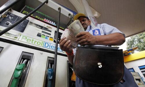अब उधार में मिलेगा पेट्रोल-डीजल, इस कंपनी ने दिया जबरदस्त ऑफर