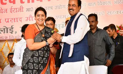 जल्द बनेगा अमेठी में घर, जनता के दुख-दर्द में रहूंगी साथ : स्मृति ईरानी जल्द बनेगा अमेठी में घर, जनता के दुख-दर्द में रहूंगी साथ : स्मृति ईरानी