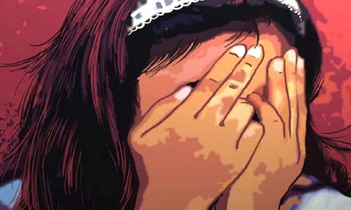 शर्मनाक: 4 साल की पोती से दादा कर रहा था अश्लील हरकत, दादी देखकर भी बनी अनजान