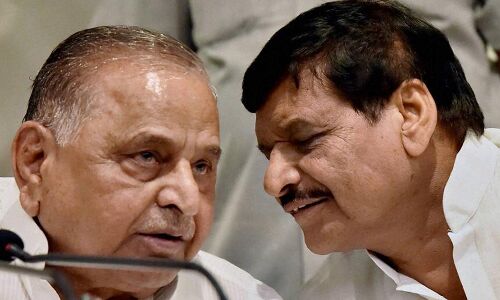 उपचुनाव के लिए सपा के स्टार प्रचारकों की सूची में शिवपाल-मुलायम नहीं