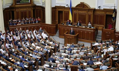 रूस के साथ बढ़ते तनाव के बीच यूक्रेन ने सीमा क्षेत्र में लागू किया