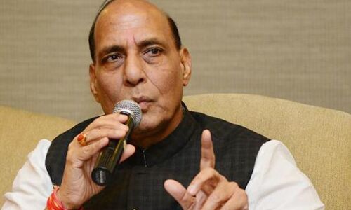 अभिव्यक्ति की आजादी के नाम पर हिंसा फैलाने की इजाजत नहीं: राजनाथ अभिव्यक्ति की आजादी के नाम पर हिंसा फैलाने की इजाजत नहीं: राजनाथ