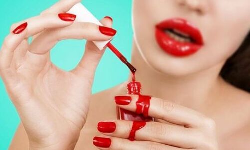 ये गलतियां ख़राब कर देते हैं आपके नेल्स की सुंदरता ये गलतियां ख़राब कर देते हैं आपके नेल्स की सुंदरता