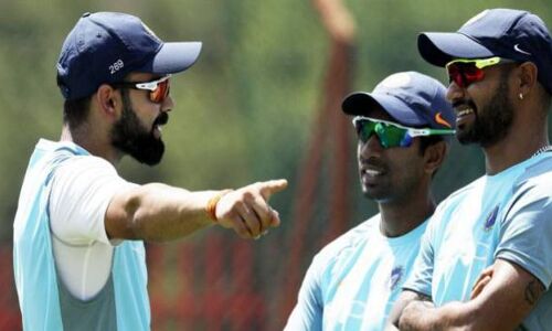 जैसे केंद्र के मंत्री मोदी को पूजते हैं, वैसे ही BCCI कोहली को