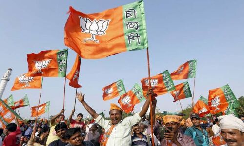 हाईकोर्ट की मनाही के बाद भी BJP ने निकाली रथयात्रा