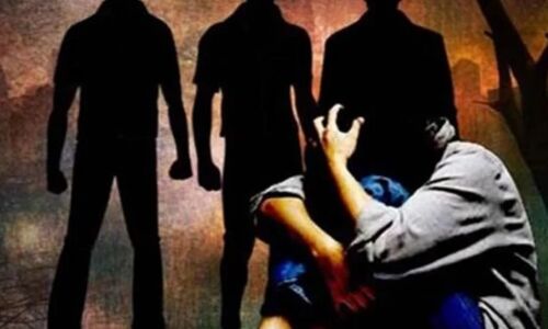 13 साल की छात्रा के साथ तीन नाबालिग लड़कों ने किया गैंगरेप