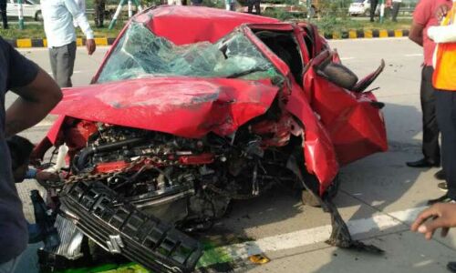 मथुरा: यमुना एक्सप्रेसवे पर दर्दनाक हादसा, 4 लोगों की मौके पर मौत, दर्जनों लोग घायल