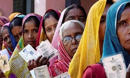 गुजरात चुनाव: 6 मतदान केन्द्रों पर दोबारा होगी वोटिंग, 10 जगह होगी VVPAT से मतगणना