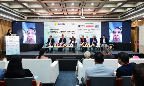 जन धन योजना ने भारत की वित्तीय साक्षरता की नींव के रूप में व्यापक रूप से समाज को प्रभावित किया है - सुरेश प्रभु