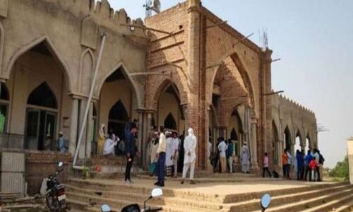 मस्जिद के सामने से गुजरी बारात, पथराव में एक की मौत: मध्य प्रदेश मस्जिद के सामने से गुजरी बारात, पथराव में एक की मौत: मध्य प्रदेश