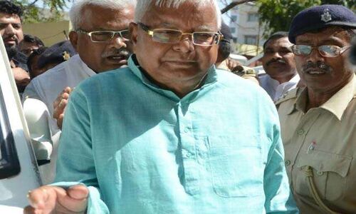 अटकलें थीं बेटे की शादी में शामिल होंगे लालू, लेकिन पैरोल पर अभीतक नहीं हुआ है कोई फैसला