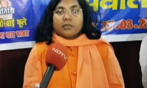 BJP सांसद ने केंद्र सरकार के खिलाफ खोला मोर्चा, कहा - दलितों को लोकसभा बोलने नहीं दिया जाता