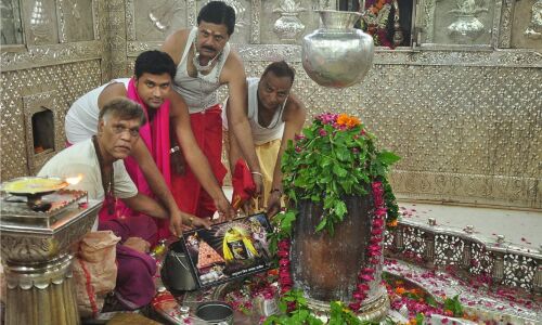 सावन में ग्रह दोषों को दूर करेंगे महादेव, सावन के पहले सोमवार से पूजा में इनका करें प्रयोग