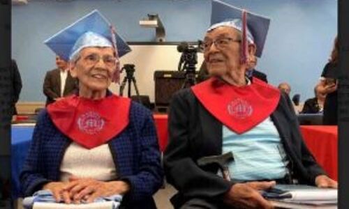 80 साल बाद हाई स्कूल पास हुए भाई-बहन, पढाई की कोई उम्र नहीं होती...