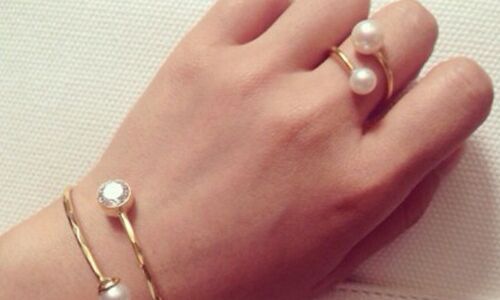 भूलकर भी इस राशि वाले लोग न पहनें मोती की अंगूठी, गंवा बैठेंगे भाग्य