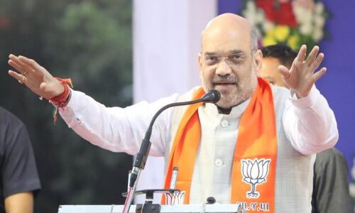 झारखंड में आदिवासियों का दर्द सहलाने के बाद पटना पहुंचे अमित शाह