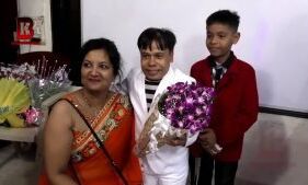 कद के बेशक छोटे हैं यह अभिनेता, लेकिन इनकी बीवी की खूबसूरती देख हैरान रह जायेंगे