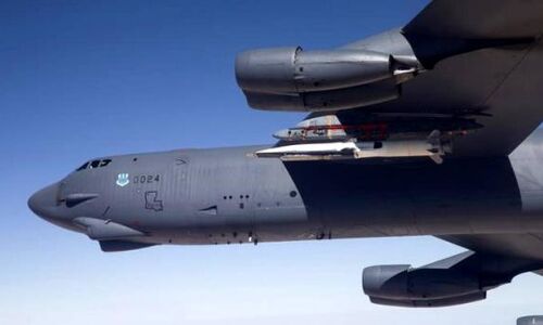 दक्षिणी चीन सागर में पहुंचे अमेरिकी बॉम्बर्स, बताया ट्रेनिंग है मिशन