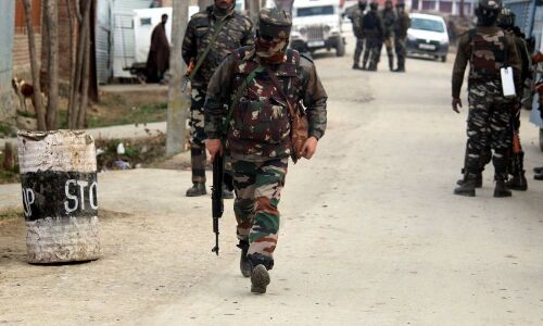 शोपियां में पुलिस पर फिर बड़ा ग्रेनेड हमला