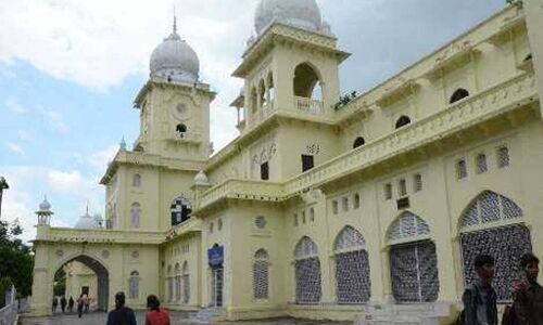 खुलासा: LU की डिस्पेंसरी का हाल बेहाल, न डॉक्टर न एंबुलेंस का ड्राइवर!