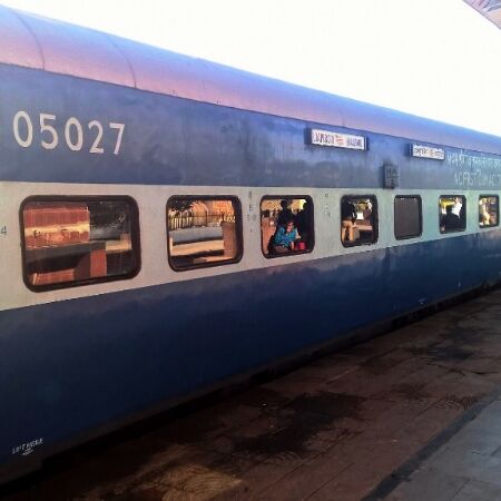 Indian Railway, Train Route, Diversion, Gorakhpur, Lucknow, Badshahnagar, Aishbag, Malhaur, Lucknow Junction, Northern railway, North-Eastern Railway