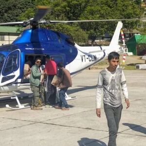 उच्च हिमालयी गांवों में फंसे लोगों को मिली राहत, राशन पहुंचाने के लिए प्रशासन ने भेजा हेलीकॉप्टर