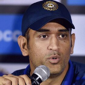 महेंद्र सिंह धोनी ने खोला राज, बताया- विराट कोहली के लिए छोड़ी थी कप्तानी