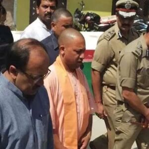 डिप्टी CM केशव मौर्य के पिता को अंतिम विदाई देने पहुंचे मुख्यमंत्री योगी आदित्यनाथ डिप्टी CM केशव मौर्य के पिता को अंतिम विदाई देने पहुंचे मुख्यमंत्री योगी आदित्यनाथ