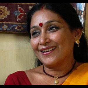 महिला पुजारी कराती हैं शादी, अंग्रेजी में पढ़ती हैं श्लोक