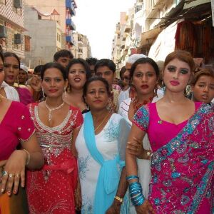 किन्नरों को ये चीजें देने का मतलब है घर का सर्वनाश, जानें क्या है?