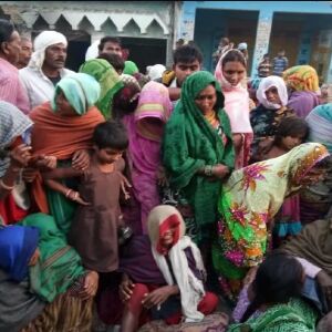 यूपी में बड़ा हादसा, घर में सो रहे 6 लोगों को बेकाबू डंपर ने कुचला, 4 की मौत