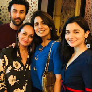 रणबीर के बर्थडे पर आलिया ने पहनी इतनी महँगी ड्रेस, कीमत जानकर सिट्टी-पिट्टी गुम हो जाएगी रणबीर के बर्थडे पर आलिया ने पहनी इतनी महँगी ड्रेस, कीमत जानकर सिट्टी-पिट्टी गुम हो जाएगी