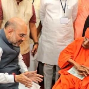 कौन हैं 111 साल के लिंगायत संत, जिनका आशीर्वाद चाहता है हर नेता