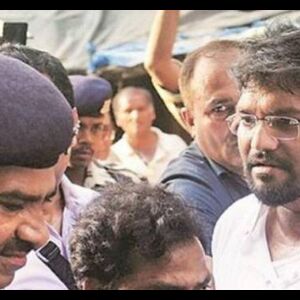 बंगाल में अब भी जारी हिंसा की आग, बाबुल सुप्रियो पर FIR दर्ज, धारा 144 लागू