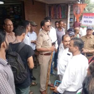 उत्तराखंड: भारत बंद की आड़ में कांग्रेस की गुंडागर्दी, दुकानदार के सिर पर मारा शटर