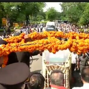 स्मृति स्थल पहुंचा जन-जन के प्रिय अटल का पार्थिव शरीर, राष्ट्रपति और पीएम ने दी श्रद्धांजलि