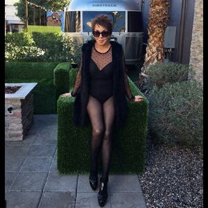 बुढ़ापे में इंसान सठिया जाता है लेकिन ये तो LINGERIE MODEL बन गई