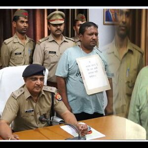 UP: कसम खाता हूं अब कभी अपराध नहीं करूंगा, गले में तख्ती टांग ईनामी बदमाश ने किया सरेंडर