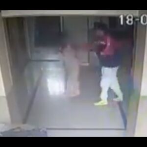 नौकरानी ने काम करने से मना किया तो मालिक ने कर दी ये शमर्नाक हरकत, सीसीटीवी में कैद हुआ पूरा नज़ारा