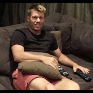 टेंपरिंग के बाद पार्टी कर रहे थे वॉर्नर, टीम ने कहा- होटल से बाहर निकालो