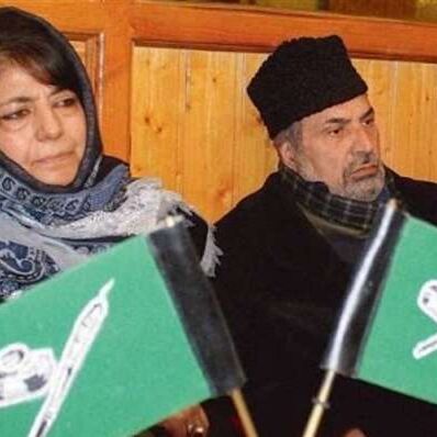 सियासी कुनबे को बचाने के लिए सक्रिय हुई महबूबा