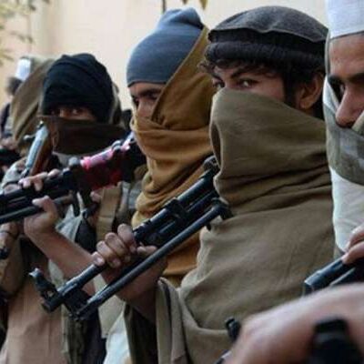 जम्मू कश्मीरः अलगावादियों पर कसी नकेल, यासीन मलिक हिरासत में, मीरवाइज नजरबंद