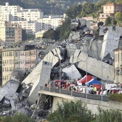 इटली में बड़ा हादसा, जेनोआ में पुल का 650 फुट लंबा हिस्सा गिरने से 38 की मौत इटली में बड़ा हादसा, जेनोआ में पुल का 650 फुट लंबा हिस्सा गिरने से 38 की मौत
